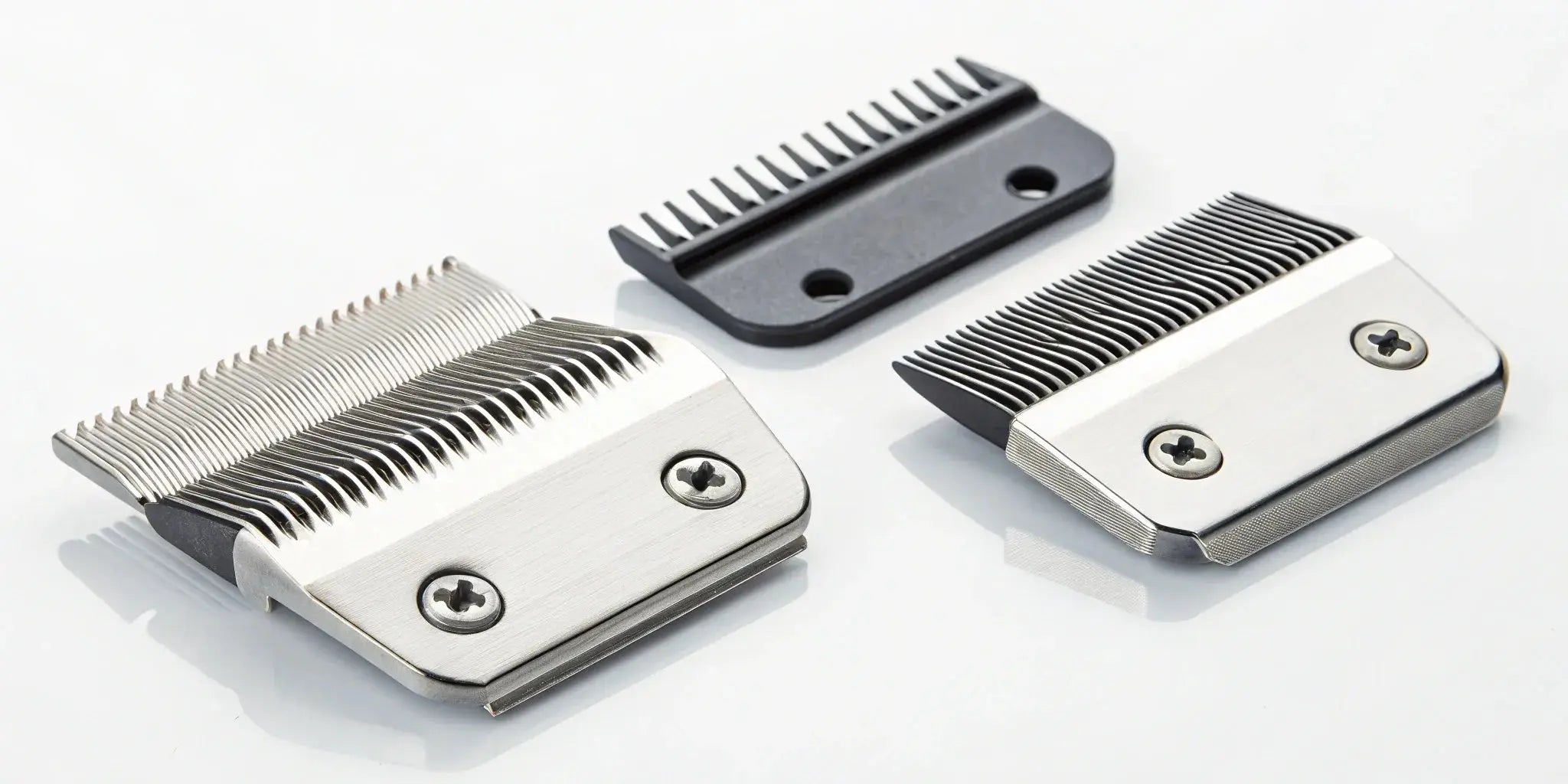 Wahl 9217 replacement clipper blades made from durable high-carbon steel.