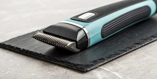 Close-up of a professional deep tooth trimmer blade for cutting thick, coarse hair.