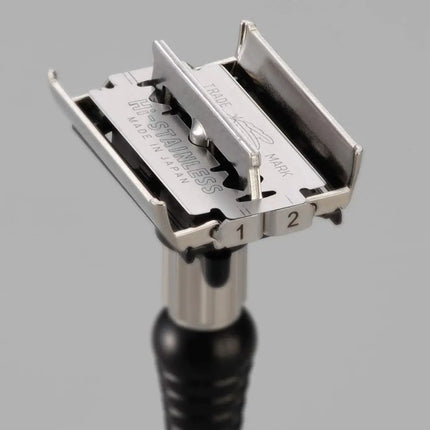 Feather Hi-Stainless Platinum Double-Edge Razor Blades - BUYBARBER.COM
